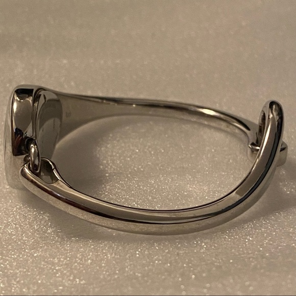 WILL REPLACE BATTERY! - GUCCI 103 Mini Ladies Watch - Picture 7 of 7